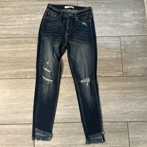 KanCan destructed skinny Jean with fringe hem